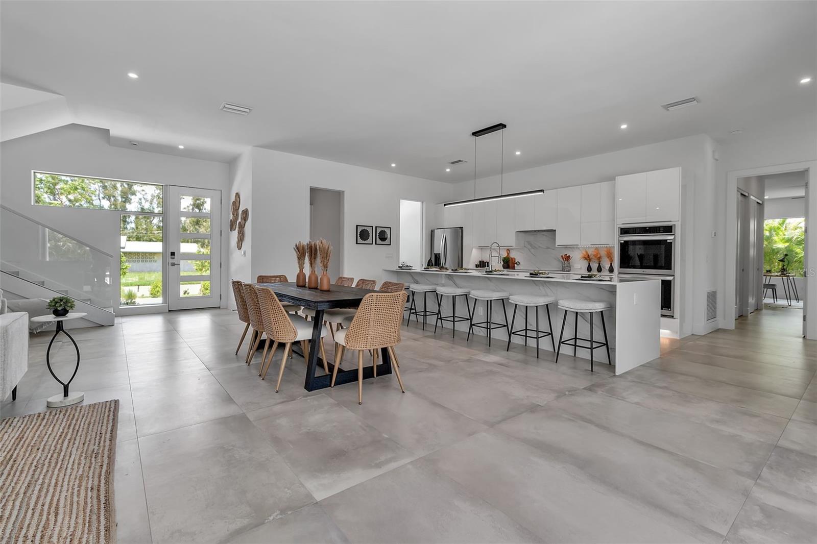 SOUTH GATE - Residential