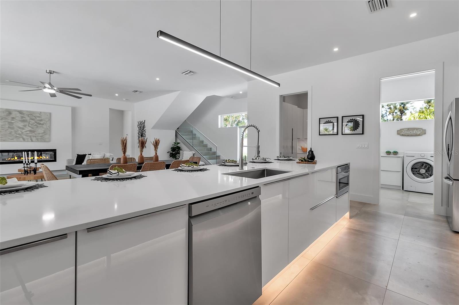 SOUTH GATE - Residential