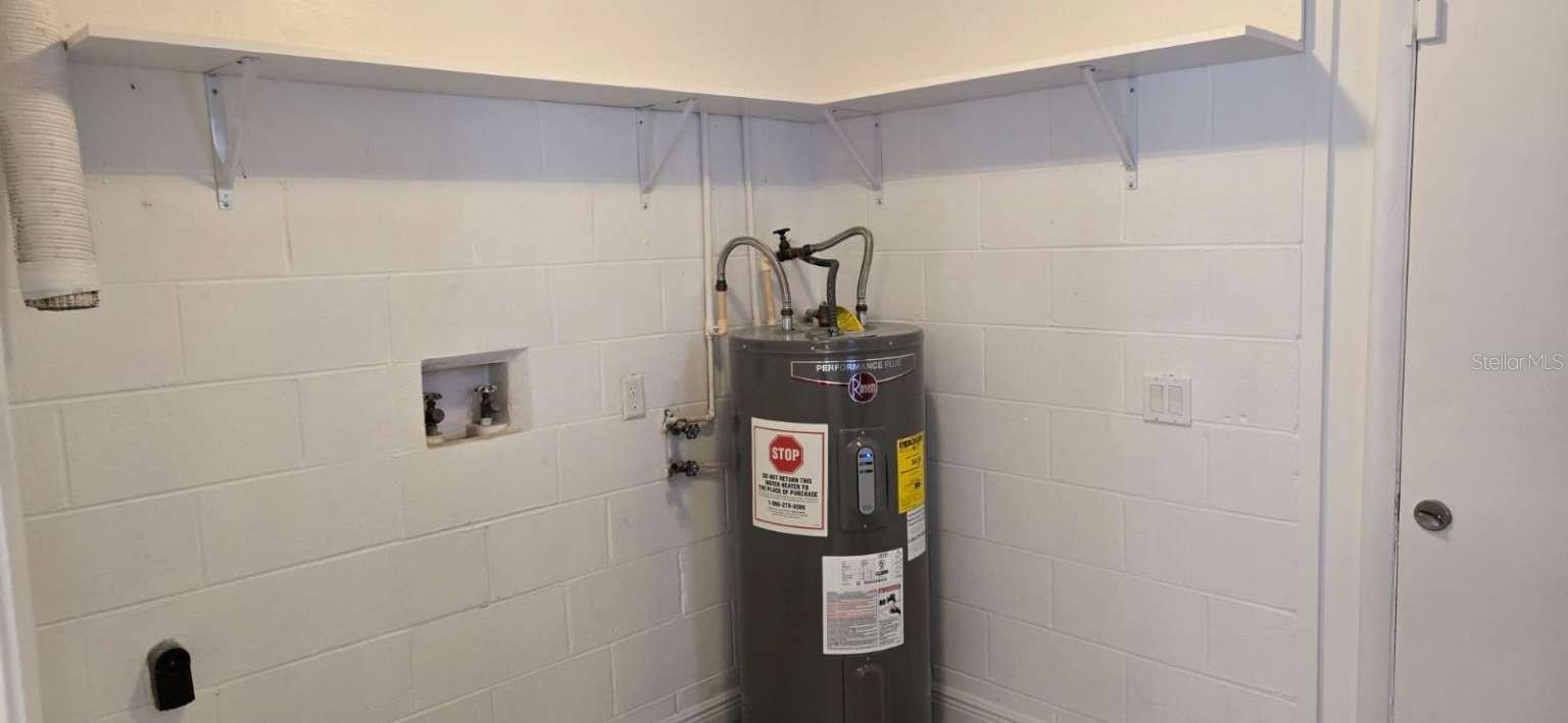 CARMEL OAKS CONDO PH 03 - Residential