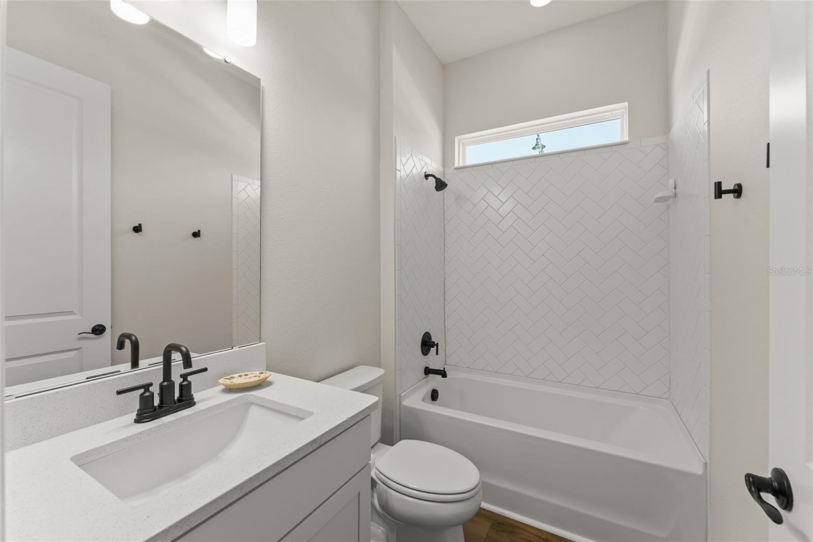 1598 WHITEWOOD COURT