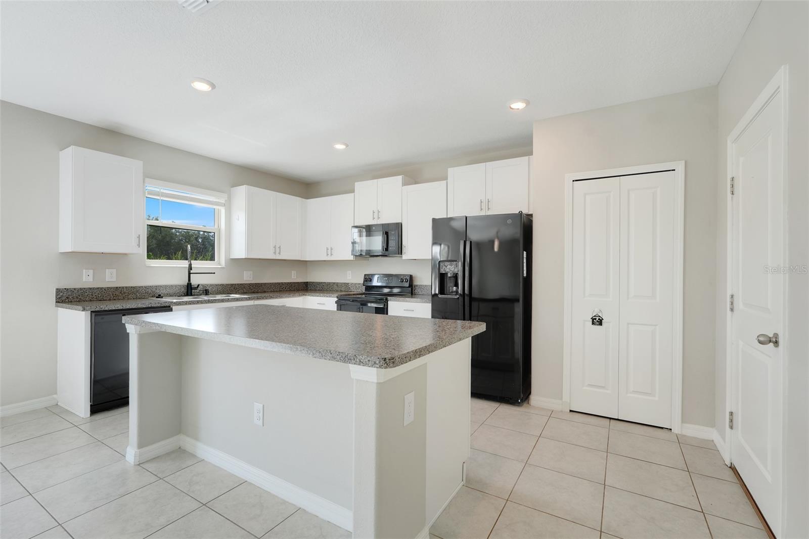 RIVERSTONE PH 1 - Residential