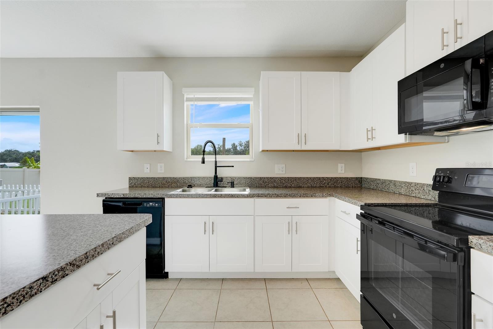 RIVERSTONE PH 1 - Residential