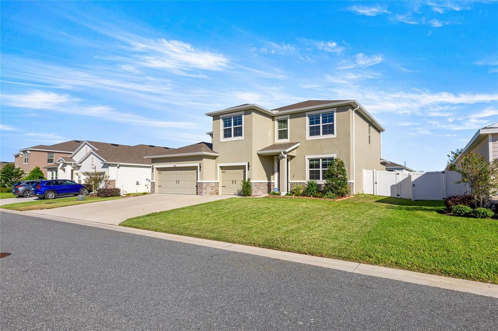 Photo of 5827 SW 80th Lane, Ocala, FL 34476 (MLS # OM711773)
