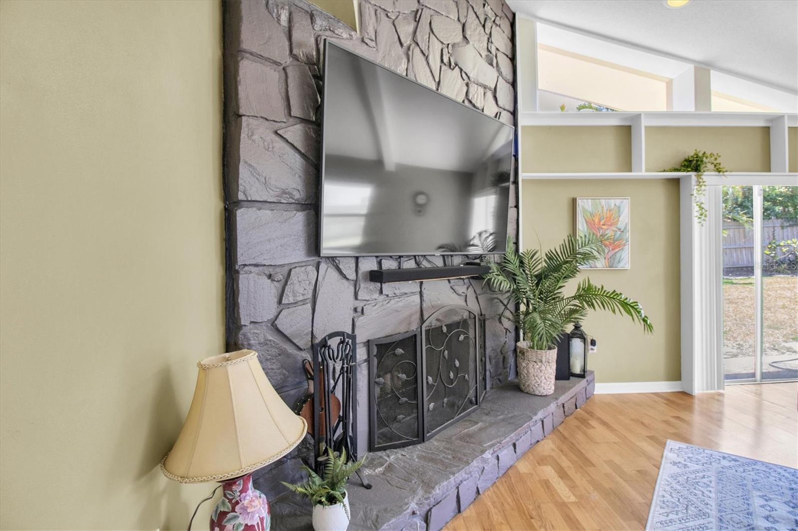 2287 DEMARET DRIVE