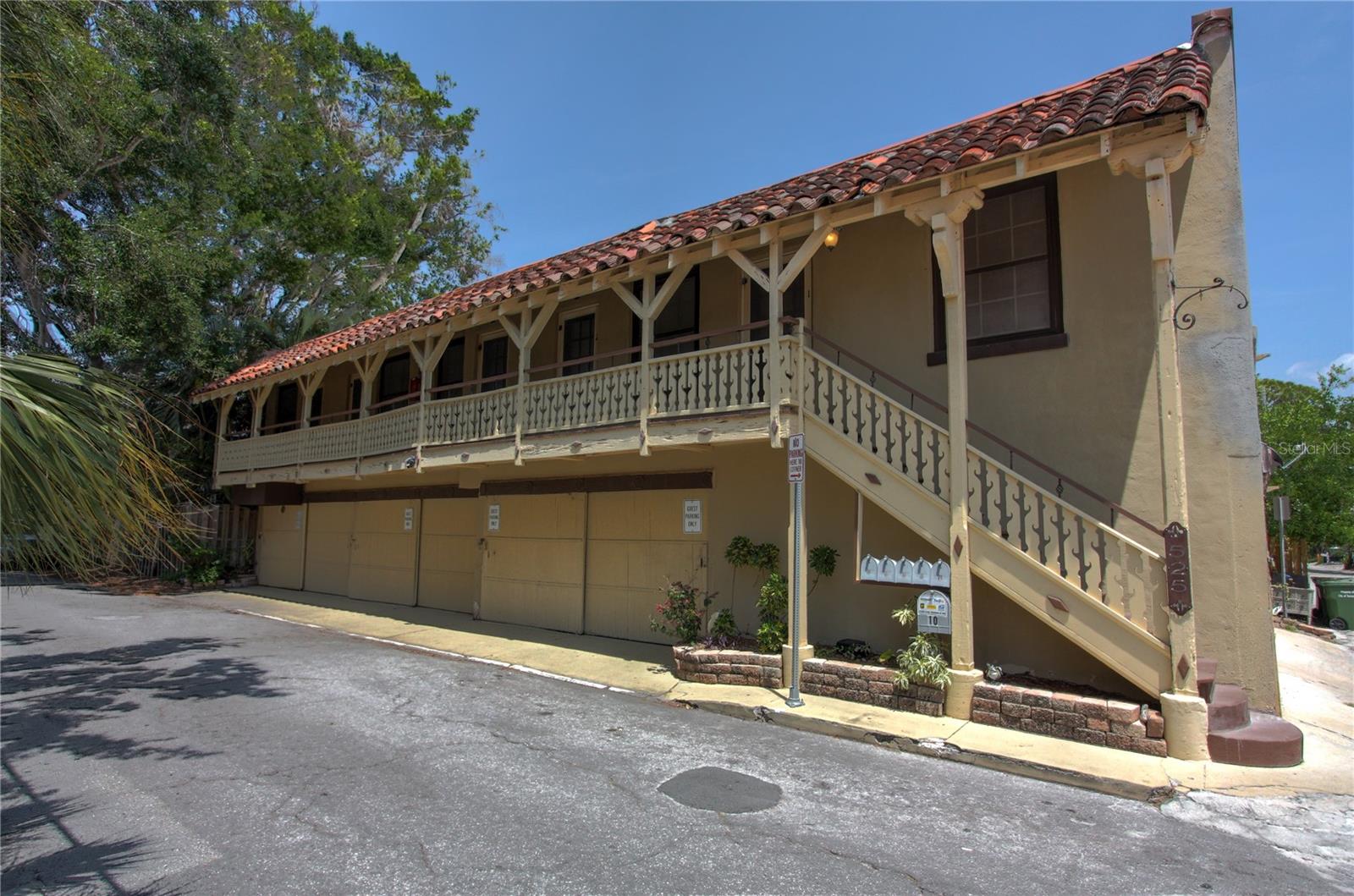 525 RAWLS AVENUE