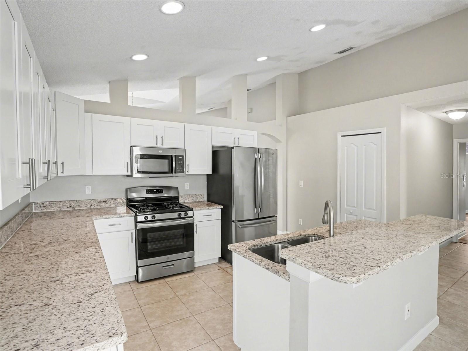 WESTON HILLS SUB - Residential