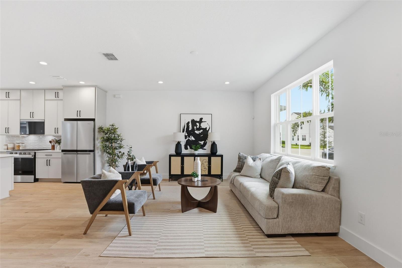 1833 CROWNCREST DRIVE