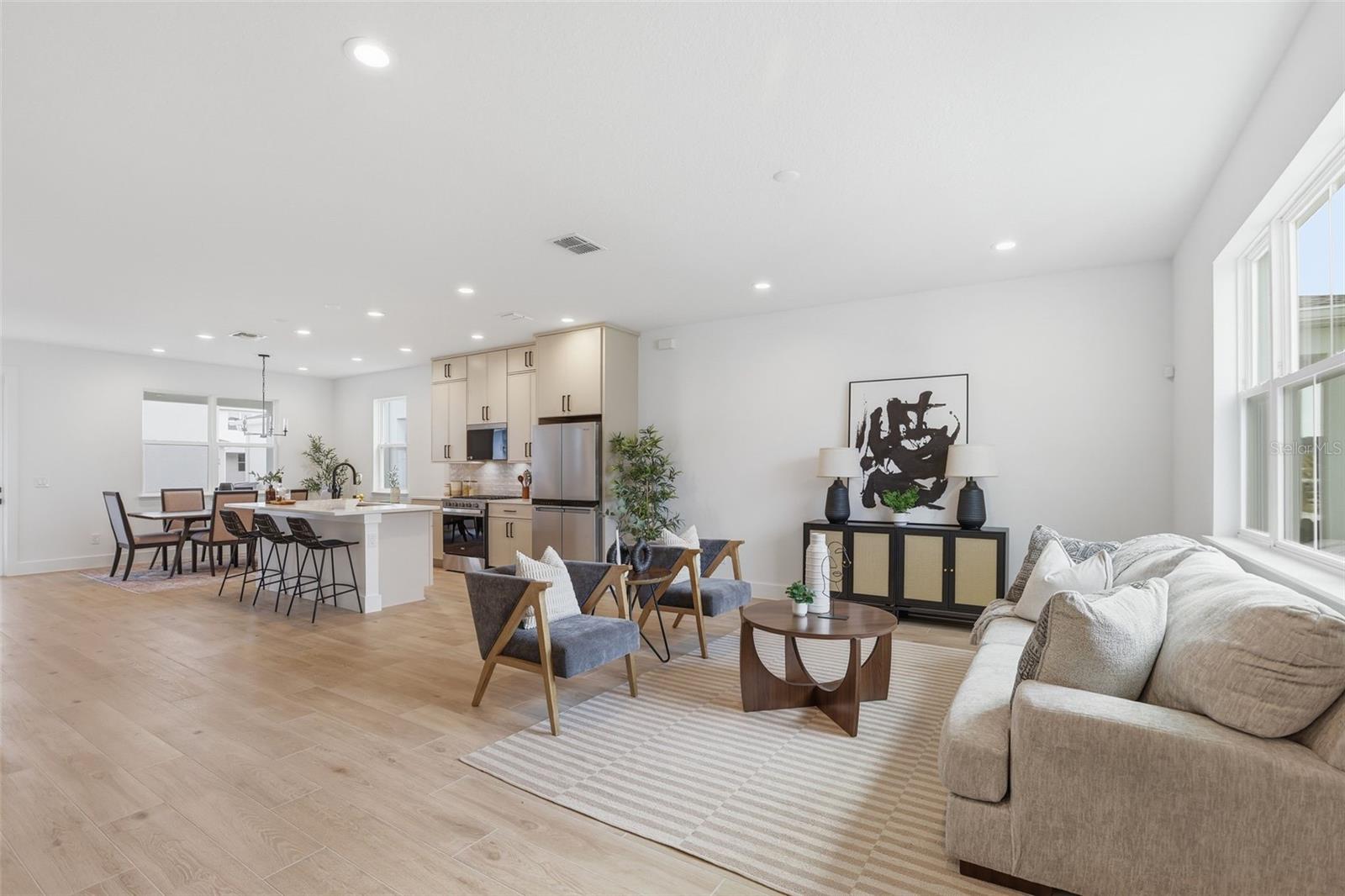 1833 CROWNCREST DRIVE