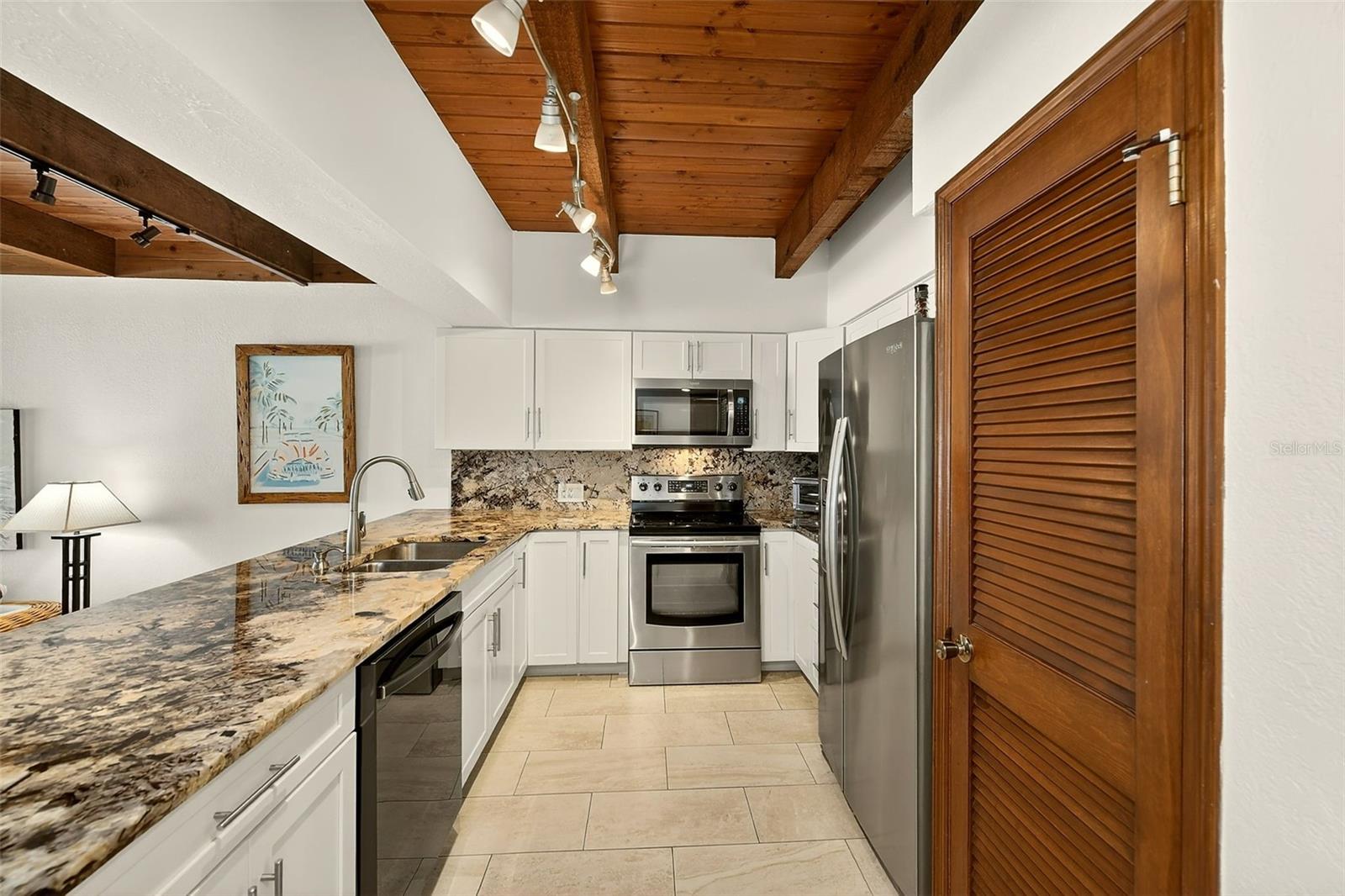 SUNPLACE CONDO - Residential