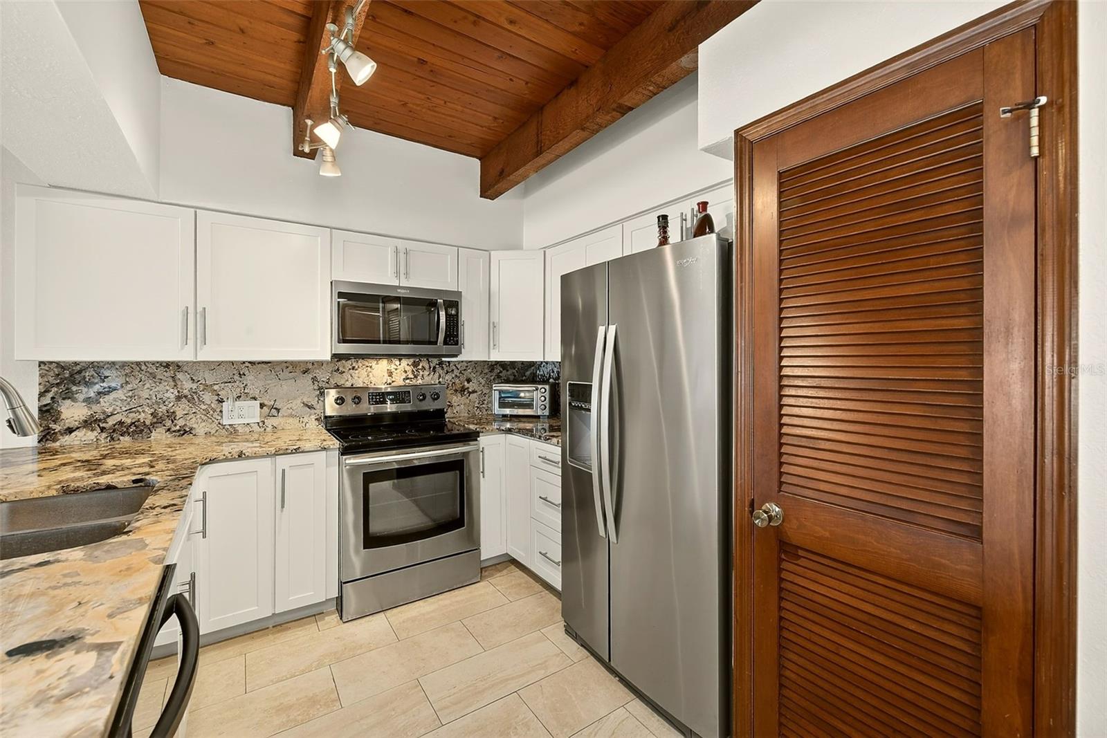 SUNPLACE CONDO - Residential