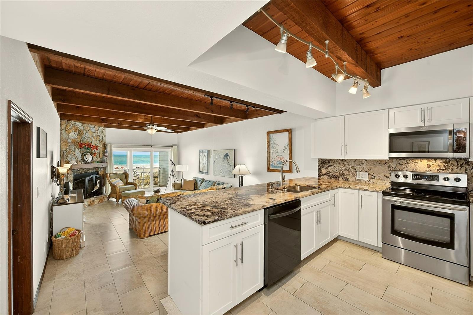 SUNPLACE CONDO - Residential