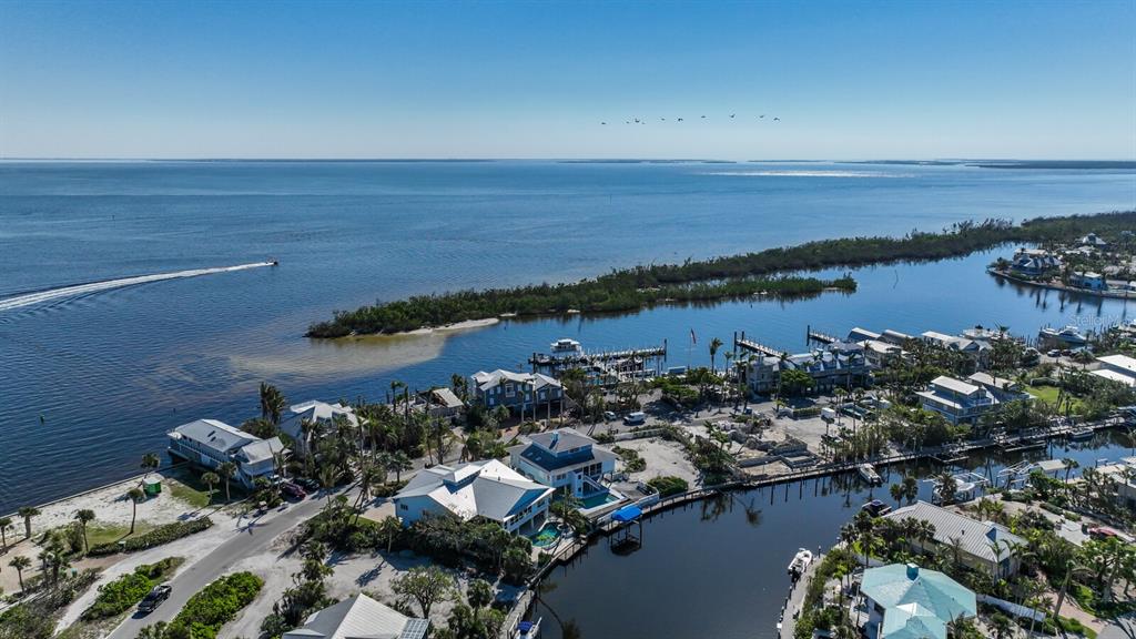 HARBOR DRIVE WATERWAYS - Residential