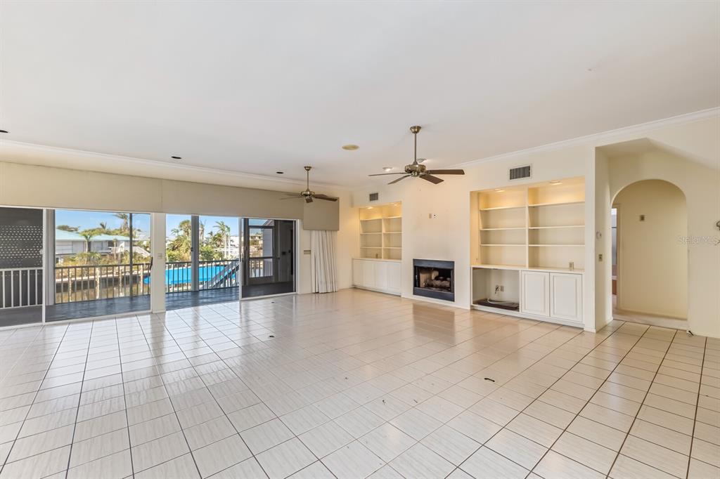 HARBOR DRIVE WATERWAYS - Residential