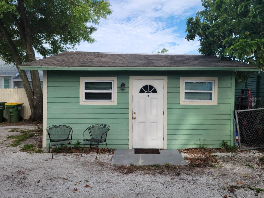Urban living studio/efficiency apartment style DOWNTOWN SRQ!! Electricity included in your rent! Water/garbage is tenant responsibility. First month rent and Security to move in!! Ready for new occupant! shared parking area with front house. Pet considered with pet fee.