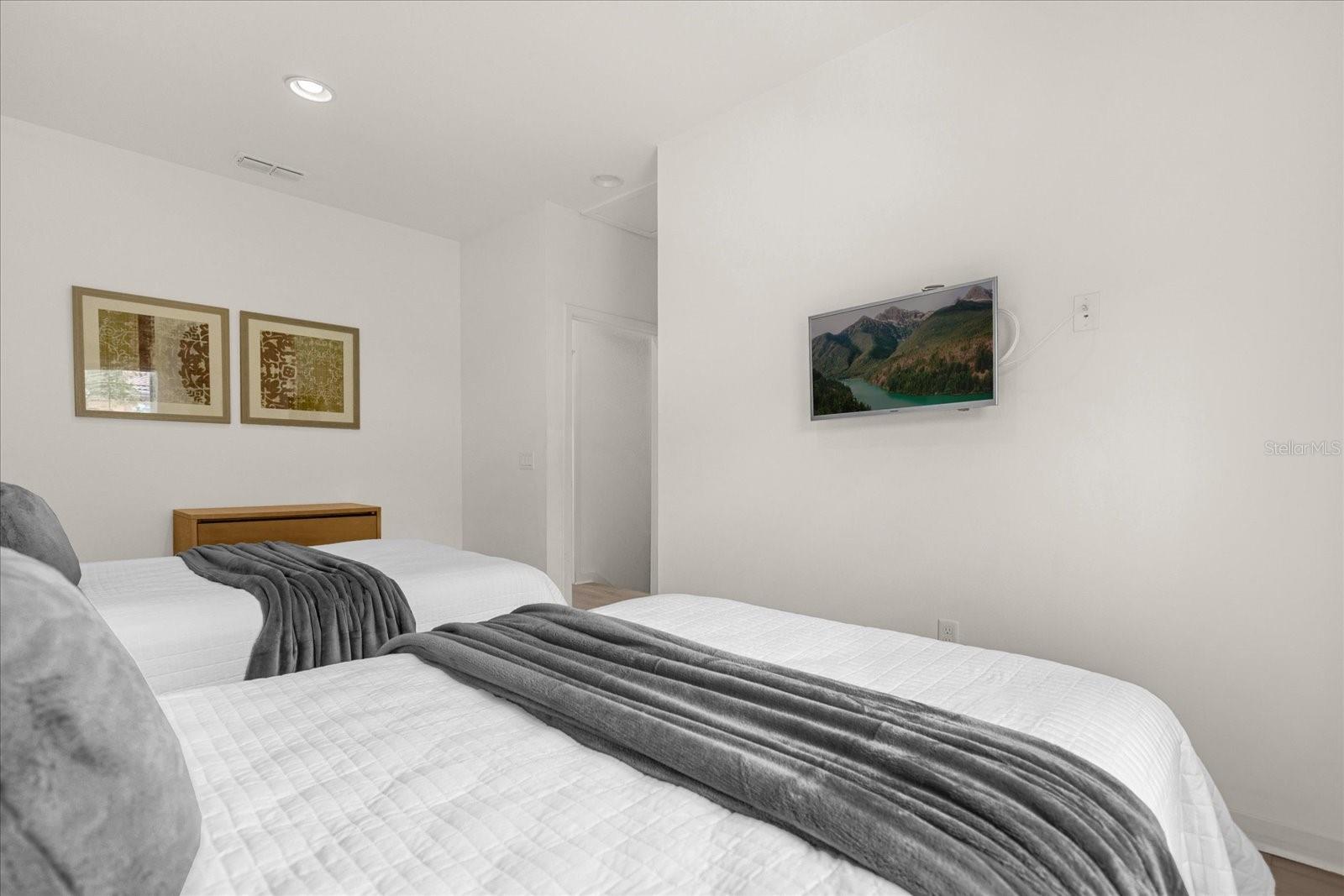 REGAL OAKS AT OLD TOWN - Residential