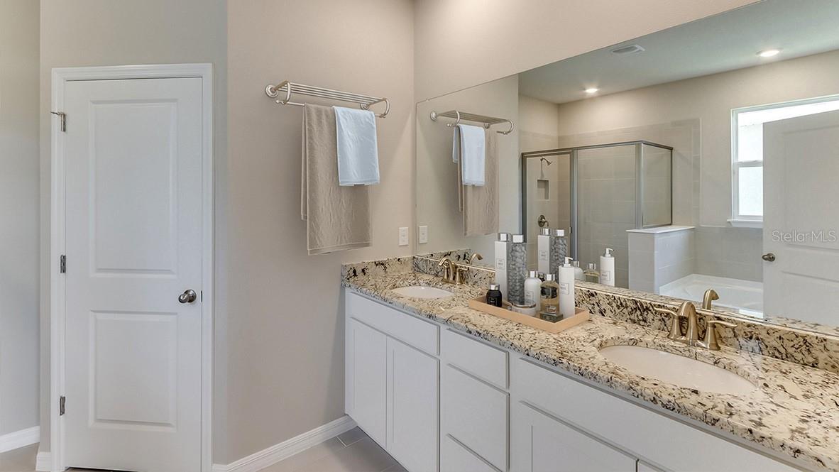 STAR FARMS AT LAKEWOOD RANCH - Residential