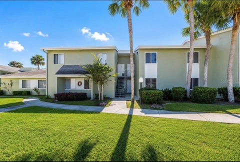 2 beds bed, 1.5 baths bath property at 563 Fairways Drive A, Ocala, FL 34472