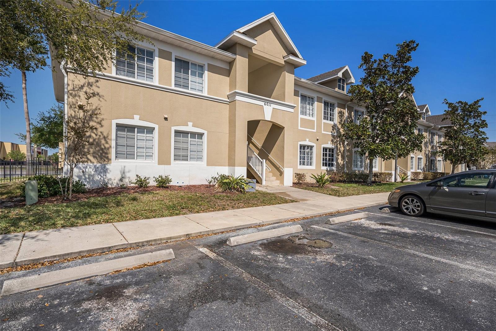 6011 SKYDALE WAY 101