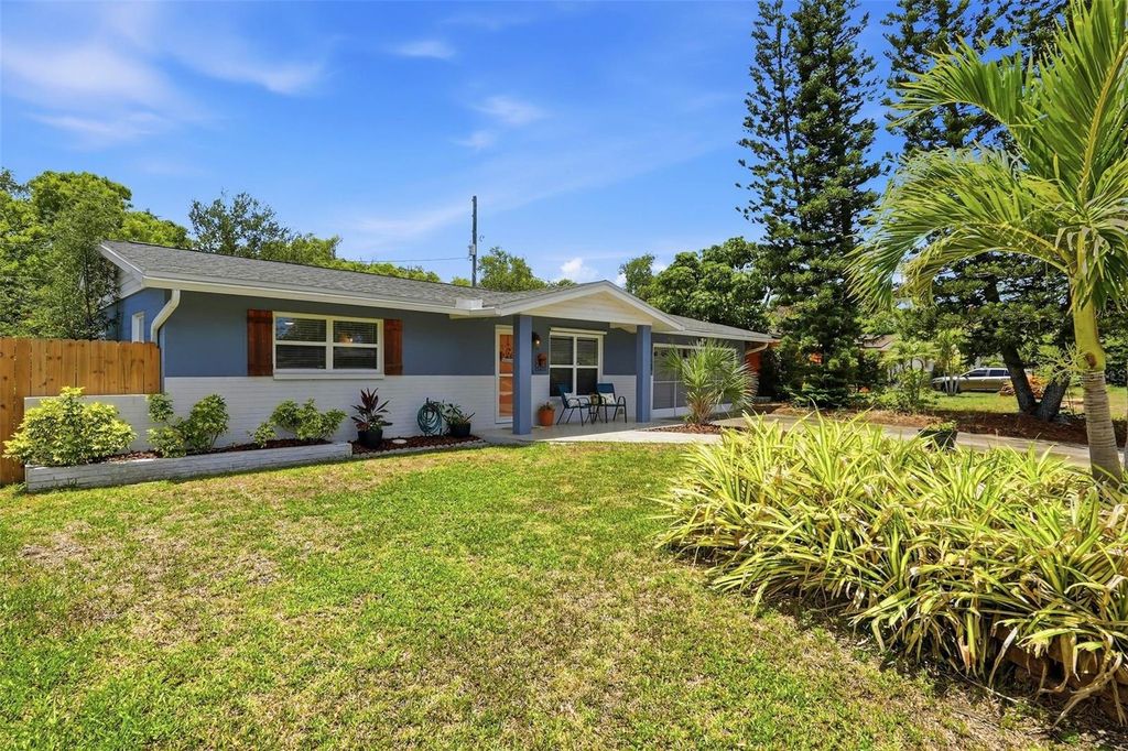 Photo of 11626 75th Avenue, Seminole, FL 33772 (MLS # TB8511122)