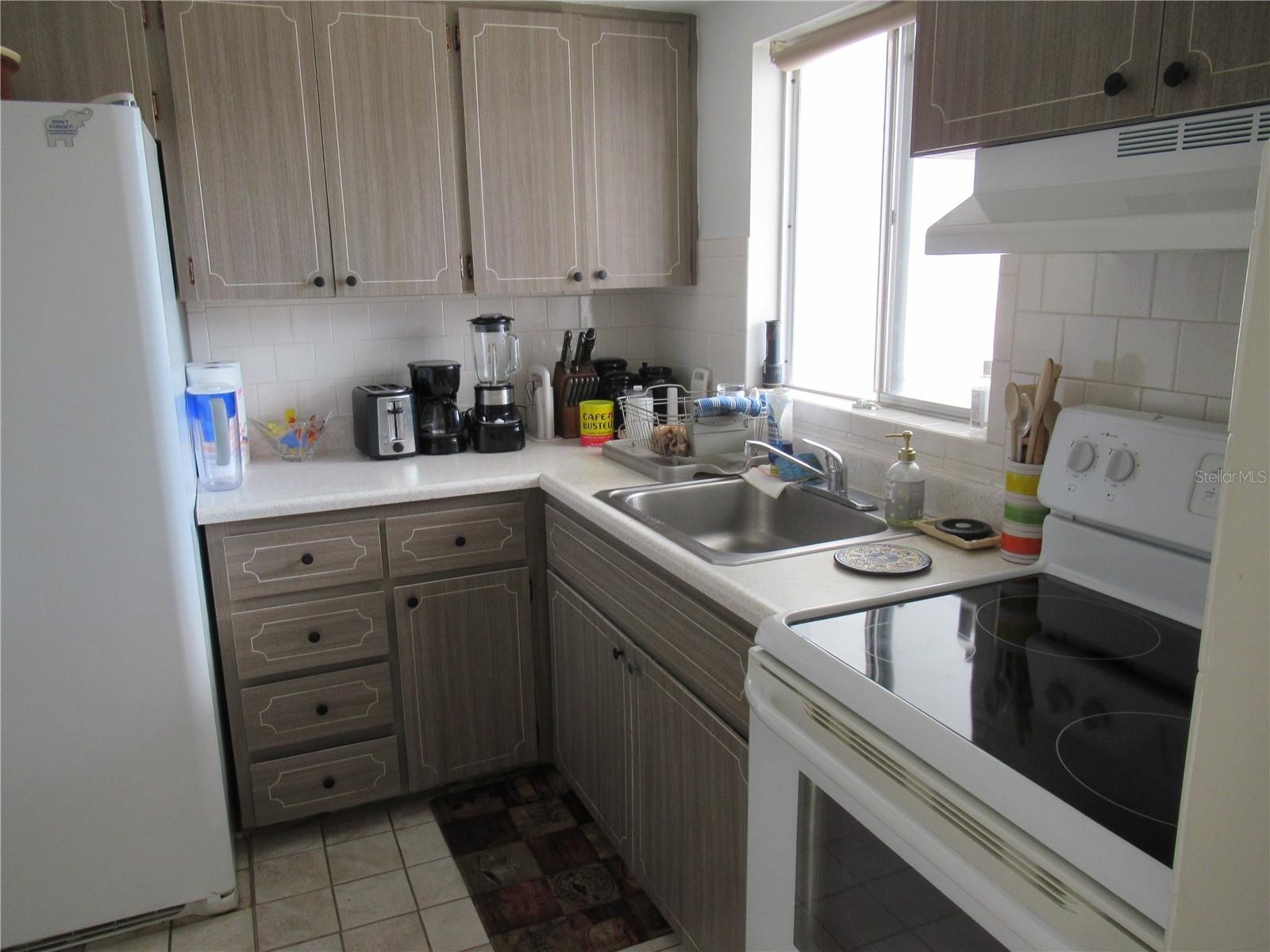 BAYSHORE GARDENS APTS 12 - Residential