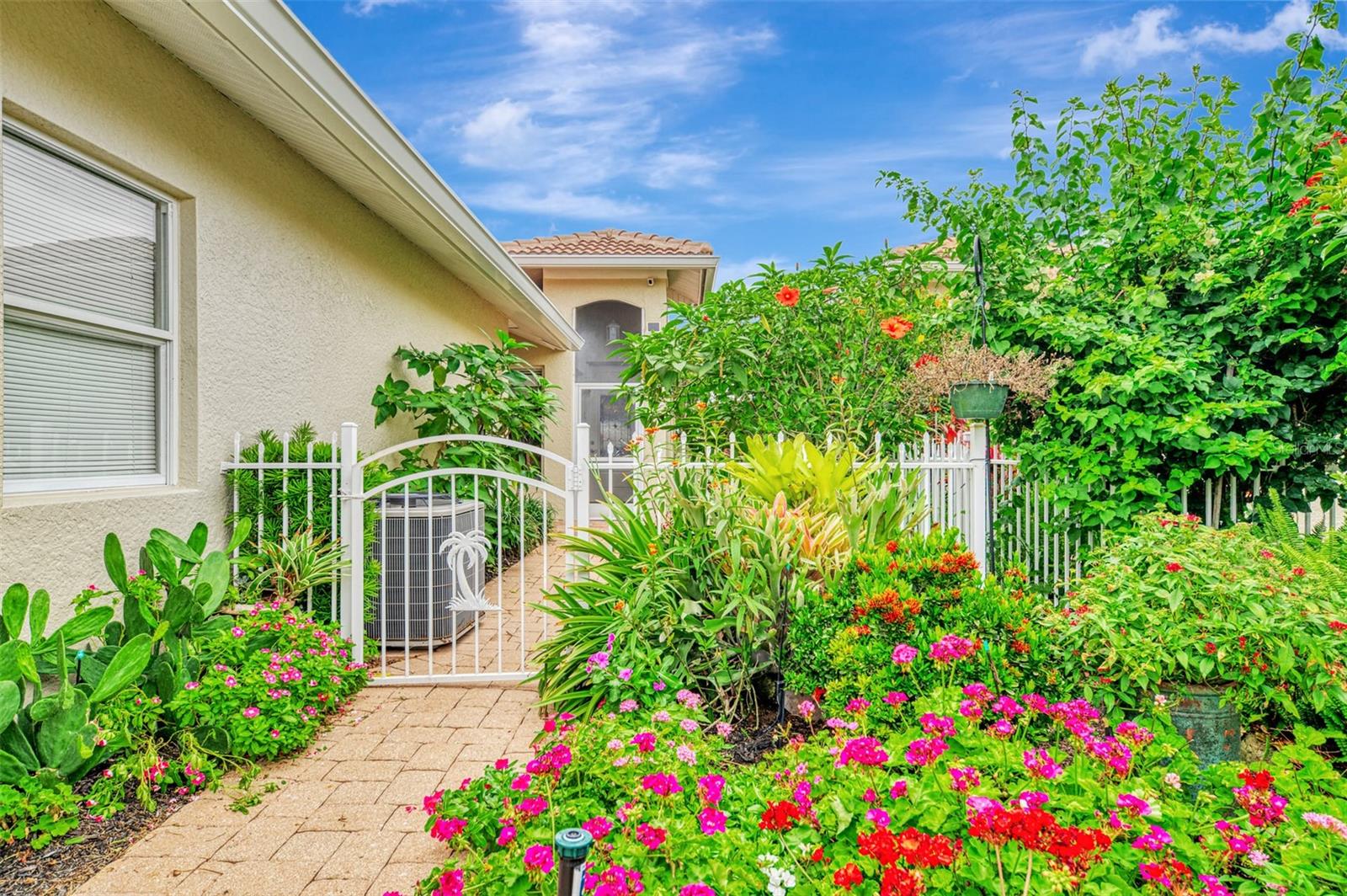 1078 TOPELIS DRIVE