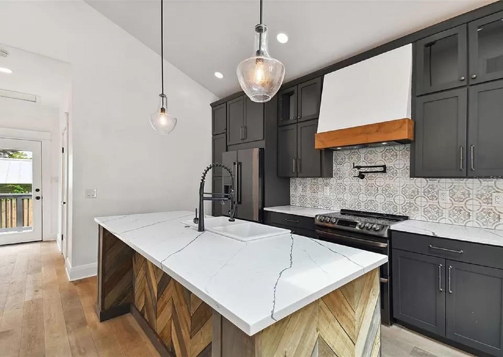 WEST HIGHLANDS - Residential Lease