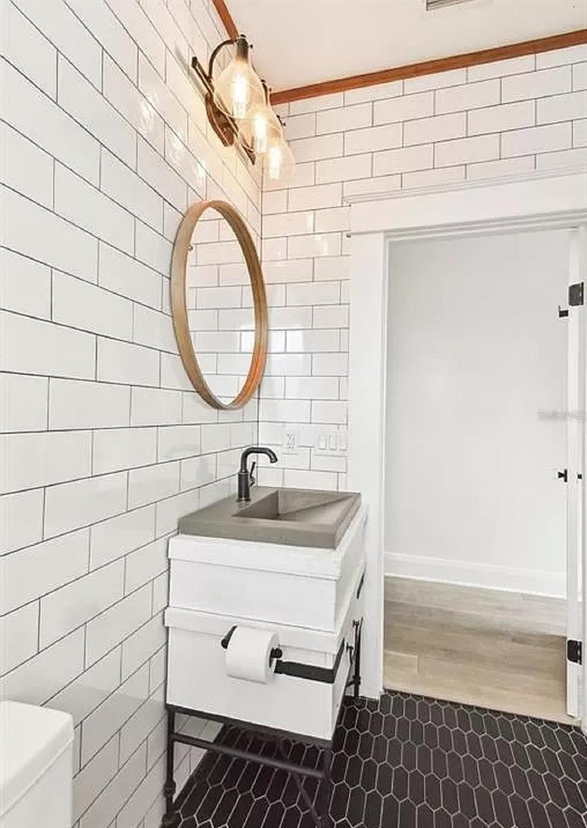 WEST HIGHLANDS - Residential Lease