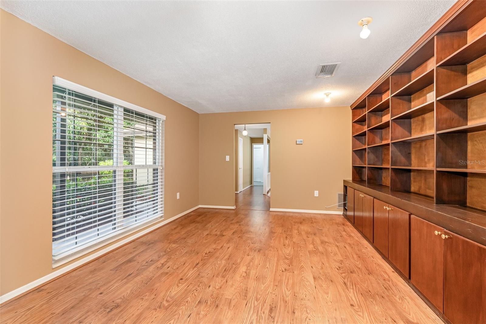 HILLTOP MANOR - Residential