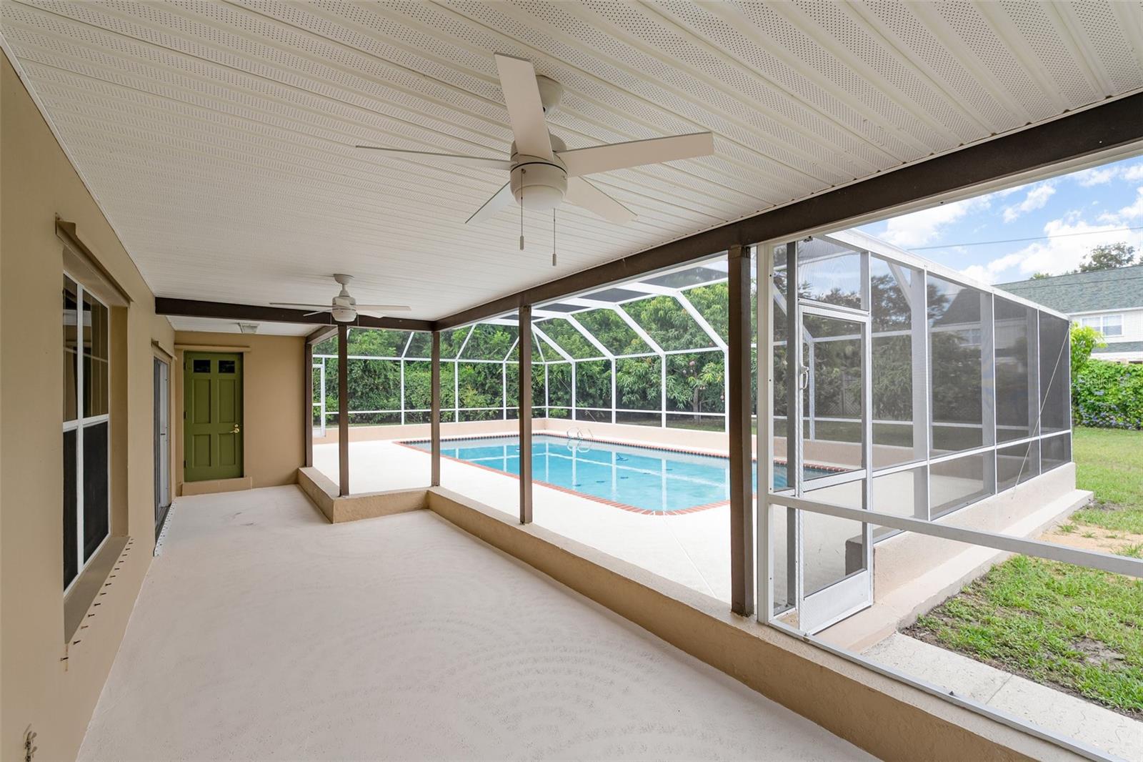 HILLTOP MANOR - Residential