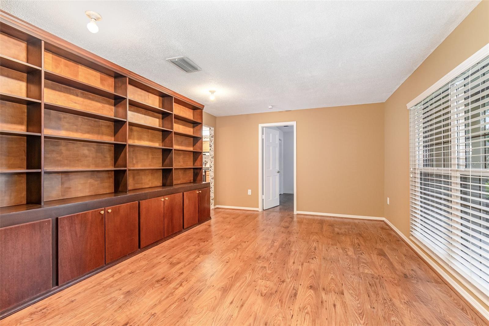 HILLTOP MANOR - Residential