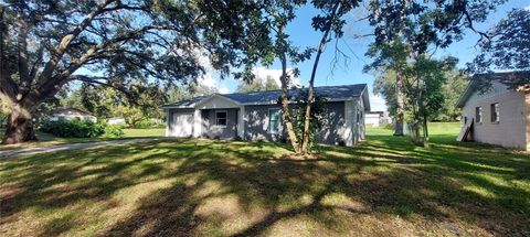 A home in LAKELAND