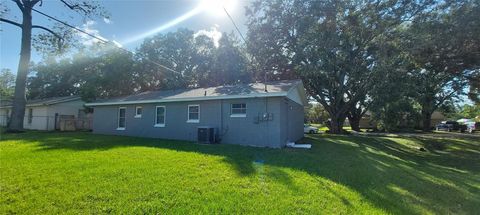 A home in LAKELAND