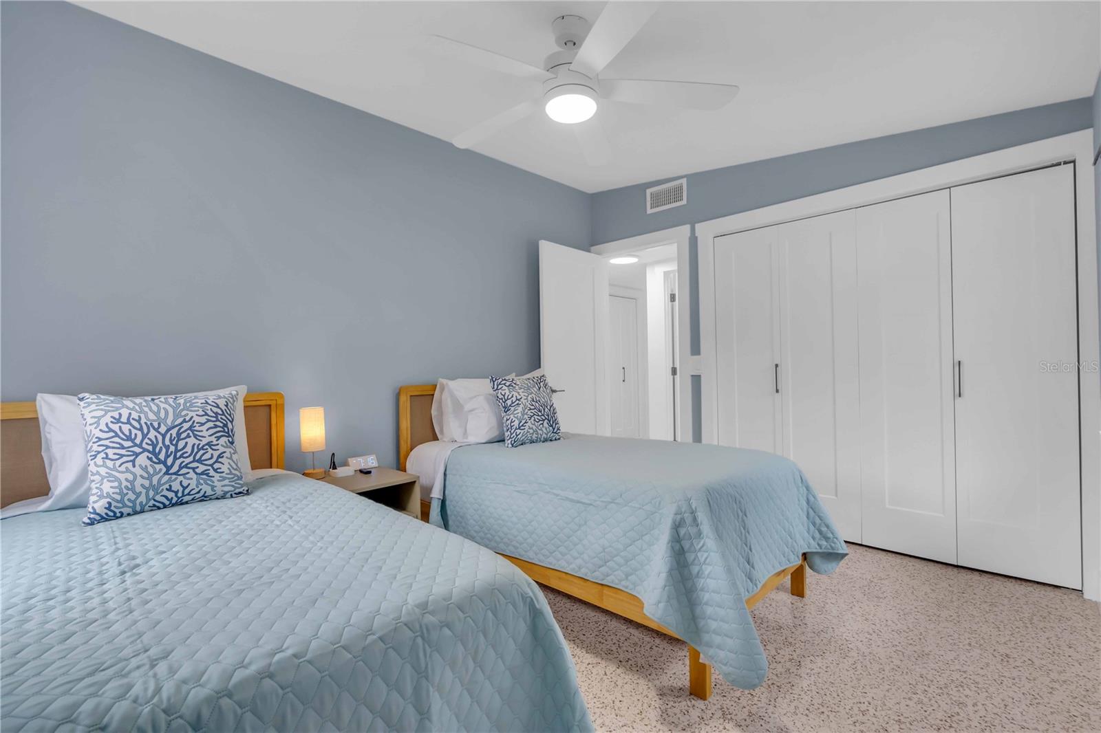 KEY ROYALE TERRACE - Residential