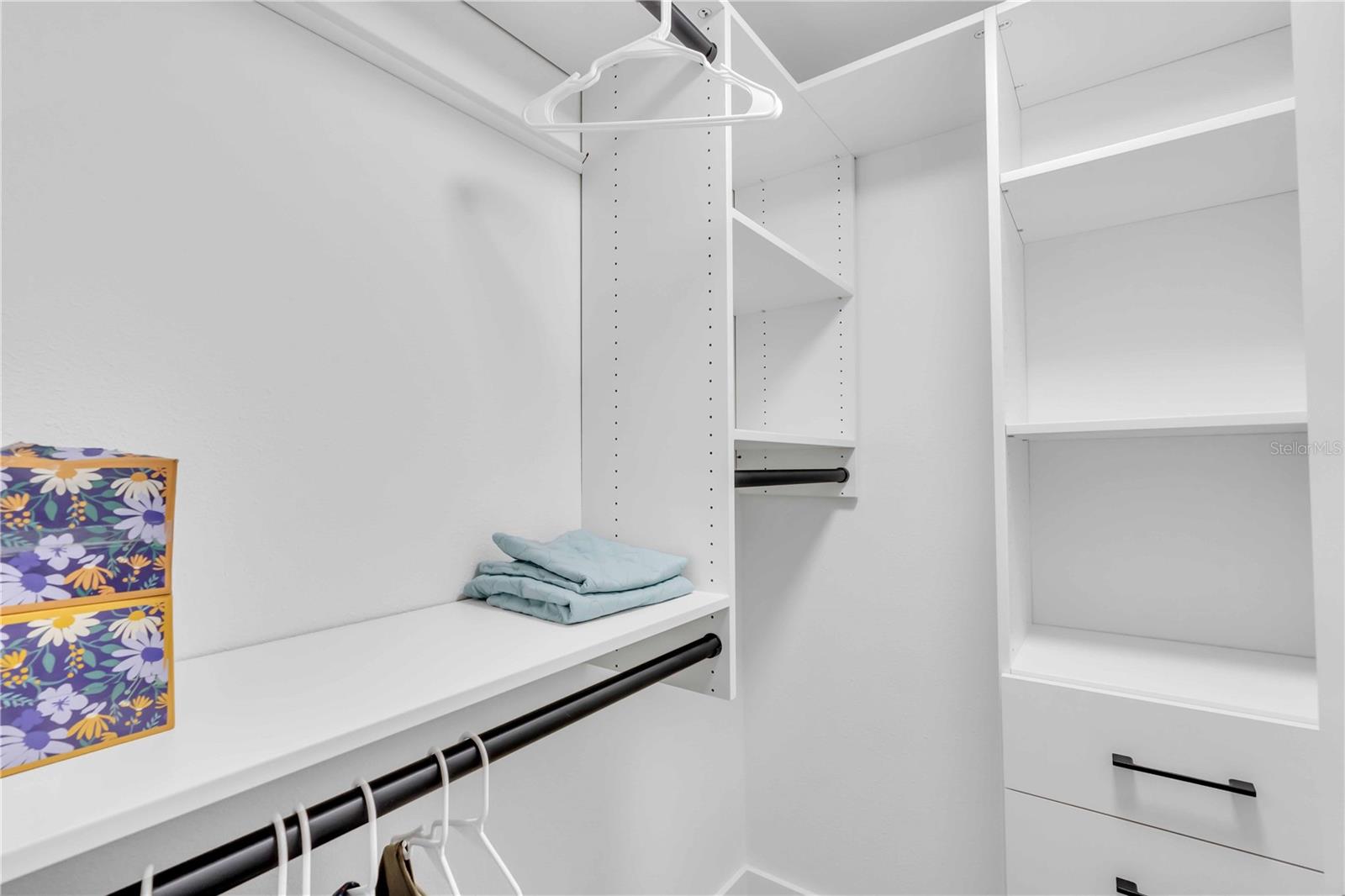 KEY ROYALE TERRACE - Residential