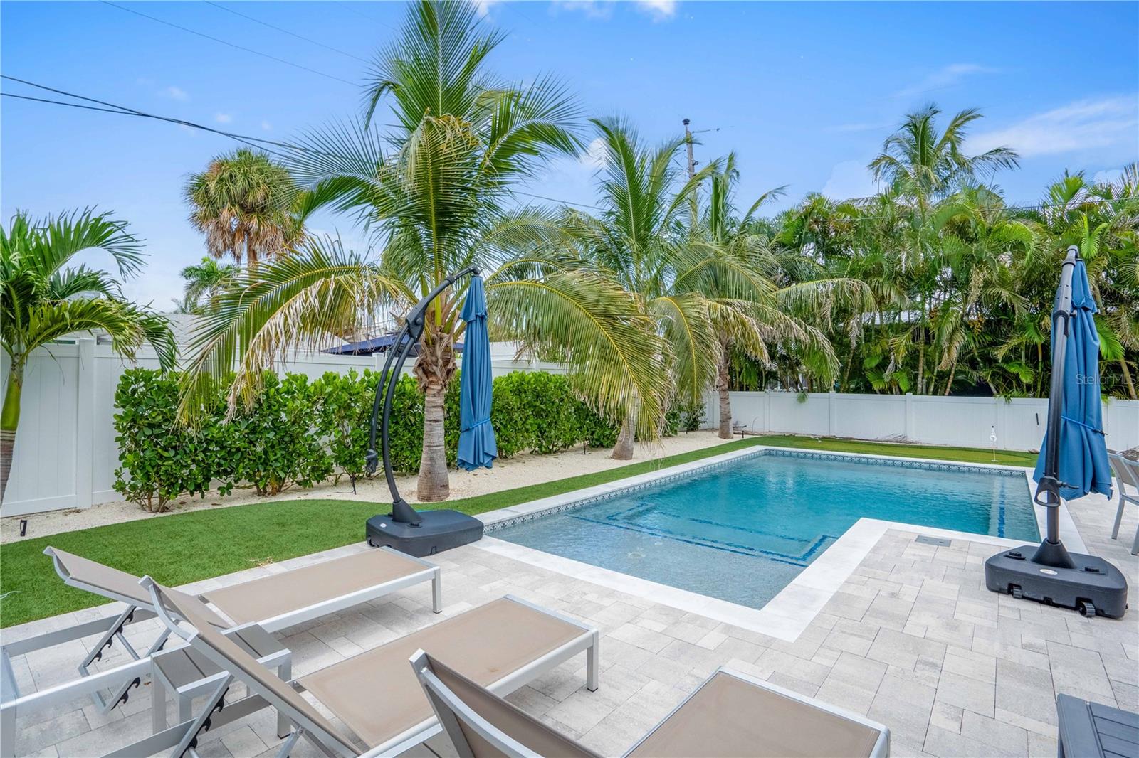 KEY ROYALE TERRACE - Residential