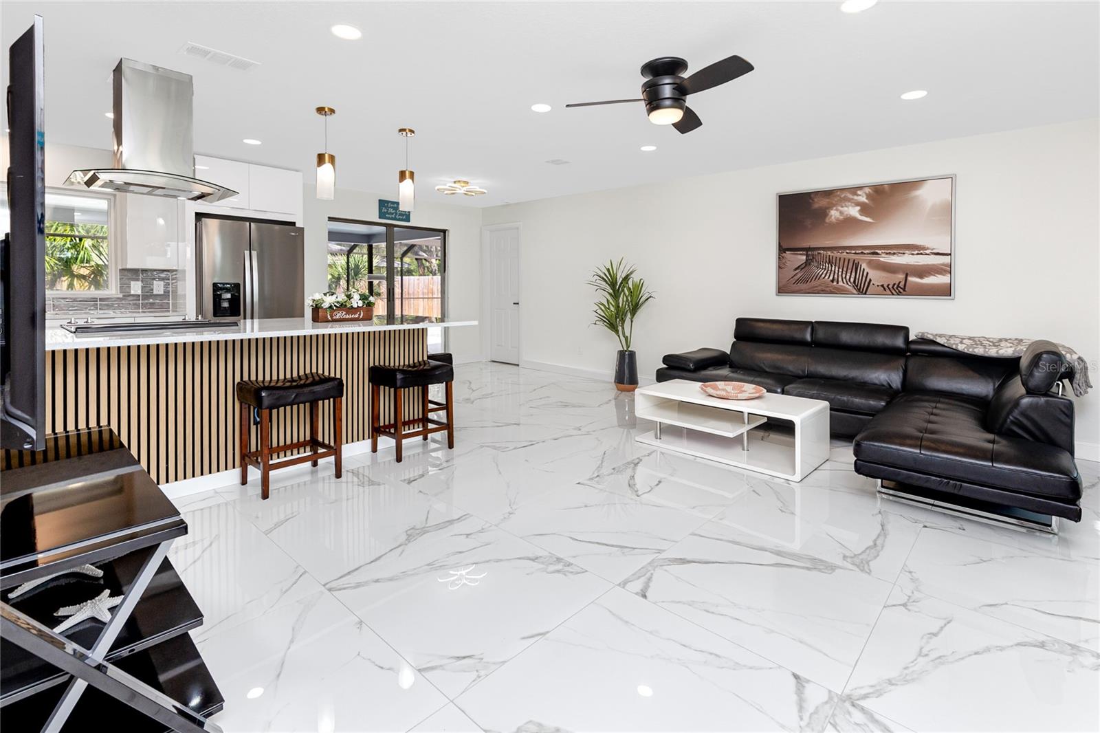 1100 WEBB DR