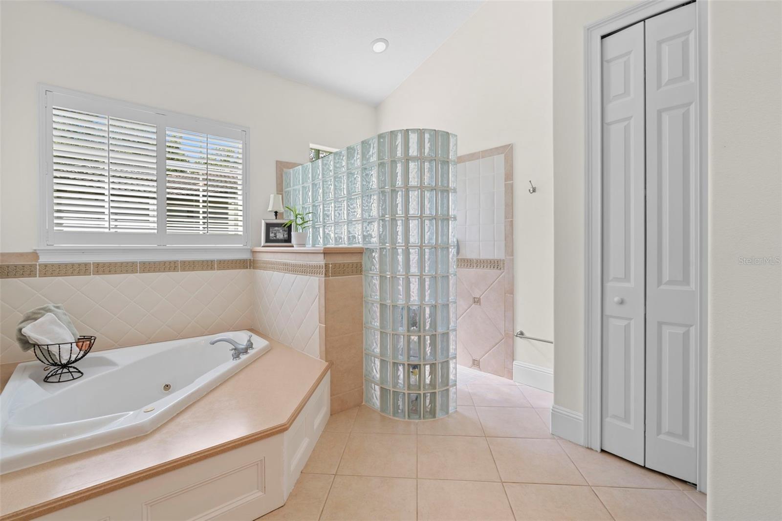 LAKE FOREST SEC 18 - Residential