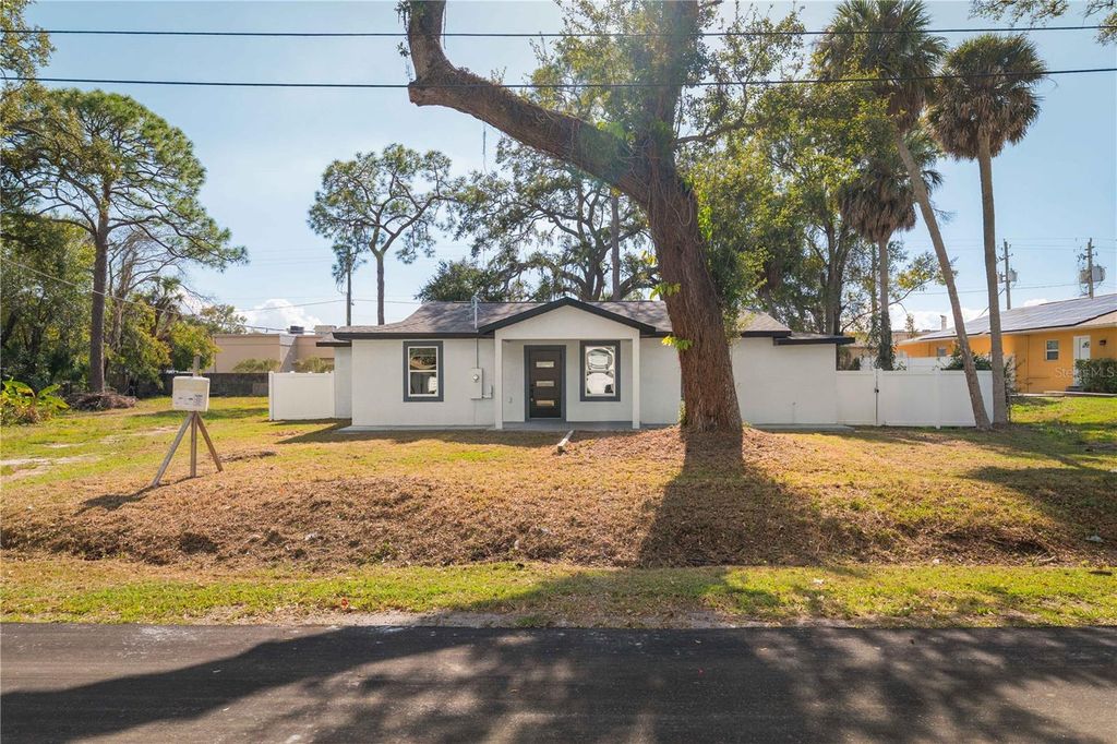 Photo of 8508 Sunbeam Ln, Tampa, FL 33615 (MLS # TB8470129)