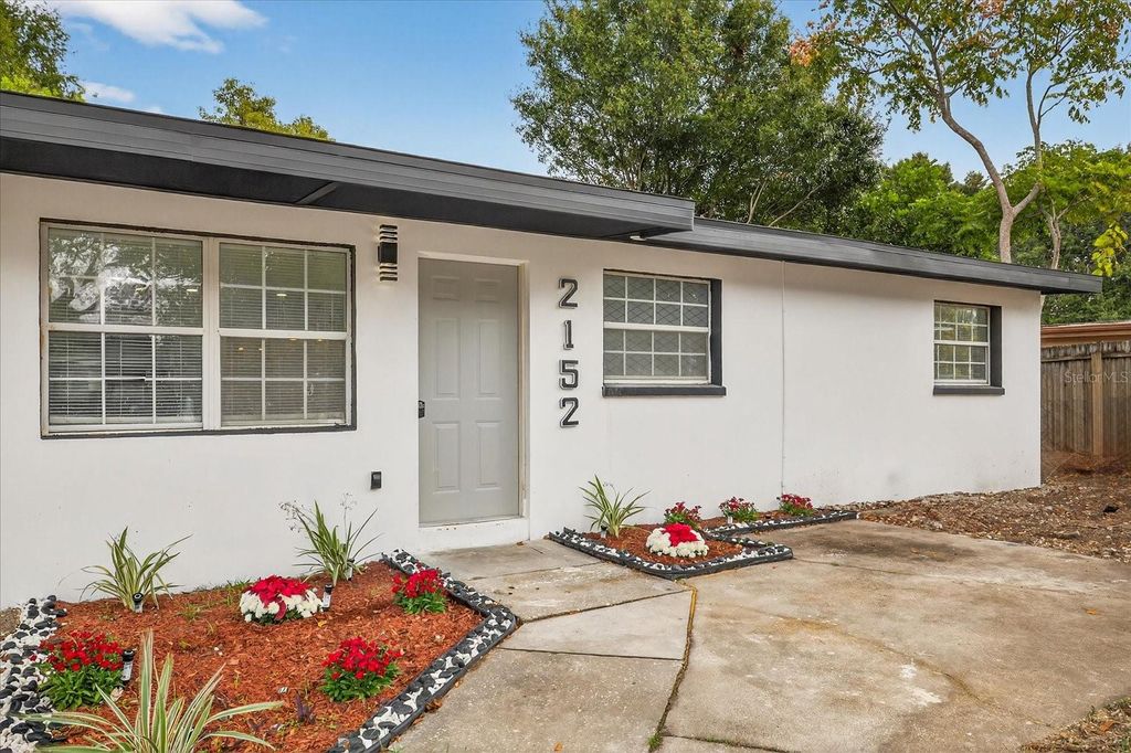 Photo of 2152 Barcelona Drive, Clearwater, FL 33764 (MLS # TB8453998)