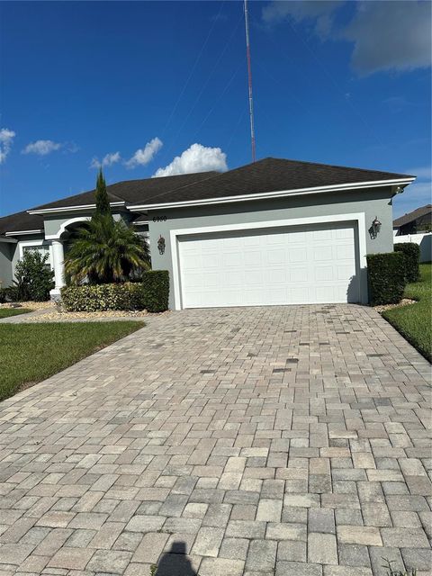 A home in LAKELAND