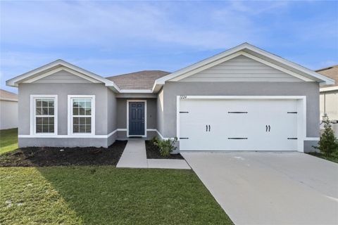 A home in WINTER HAVEN