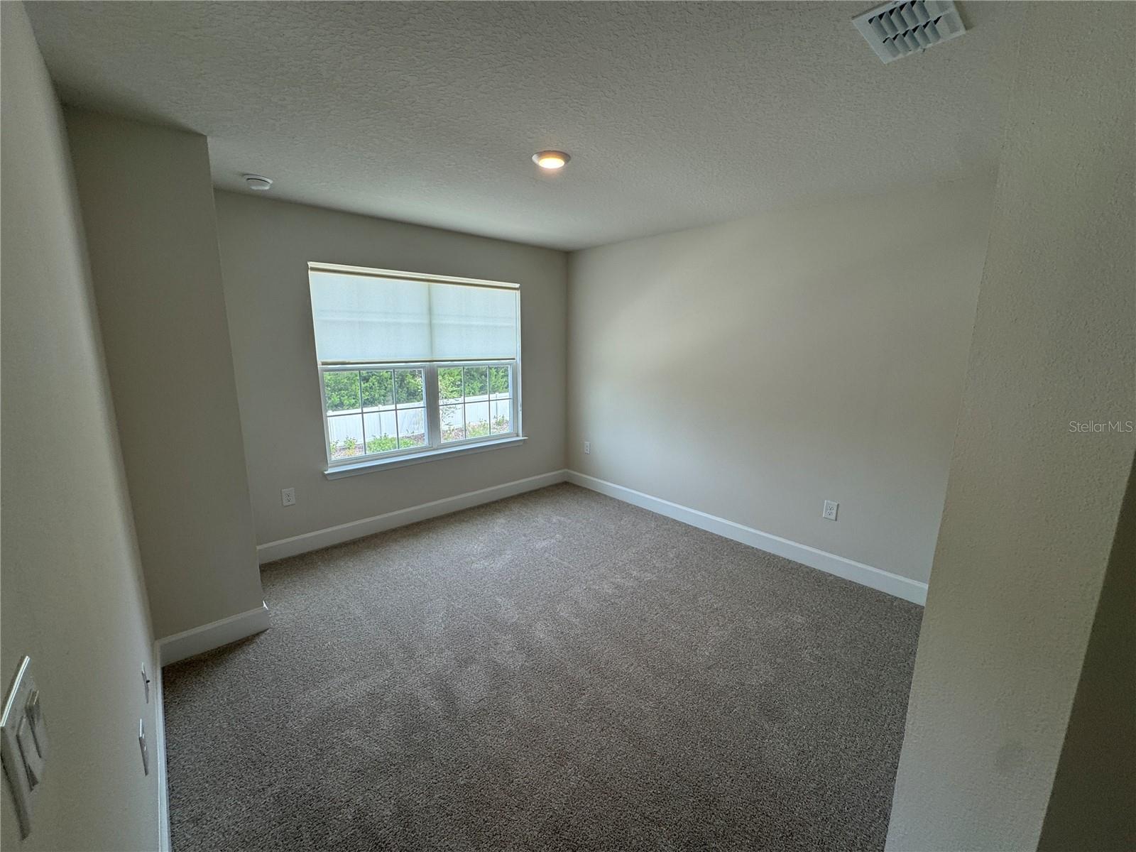 LAKE GRIFFIN PRESERVE - Residential Lease