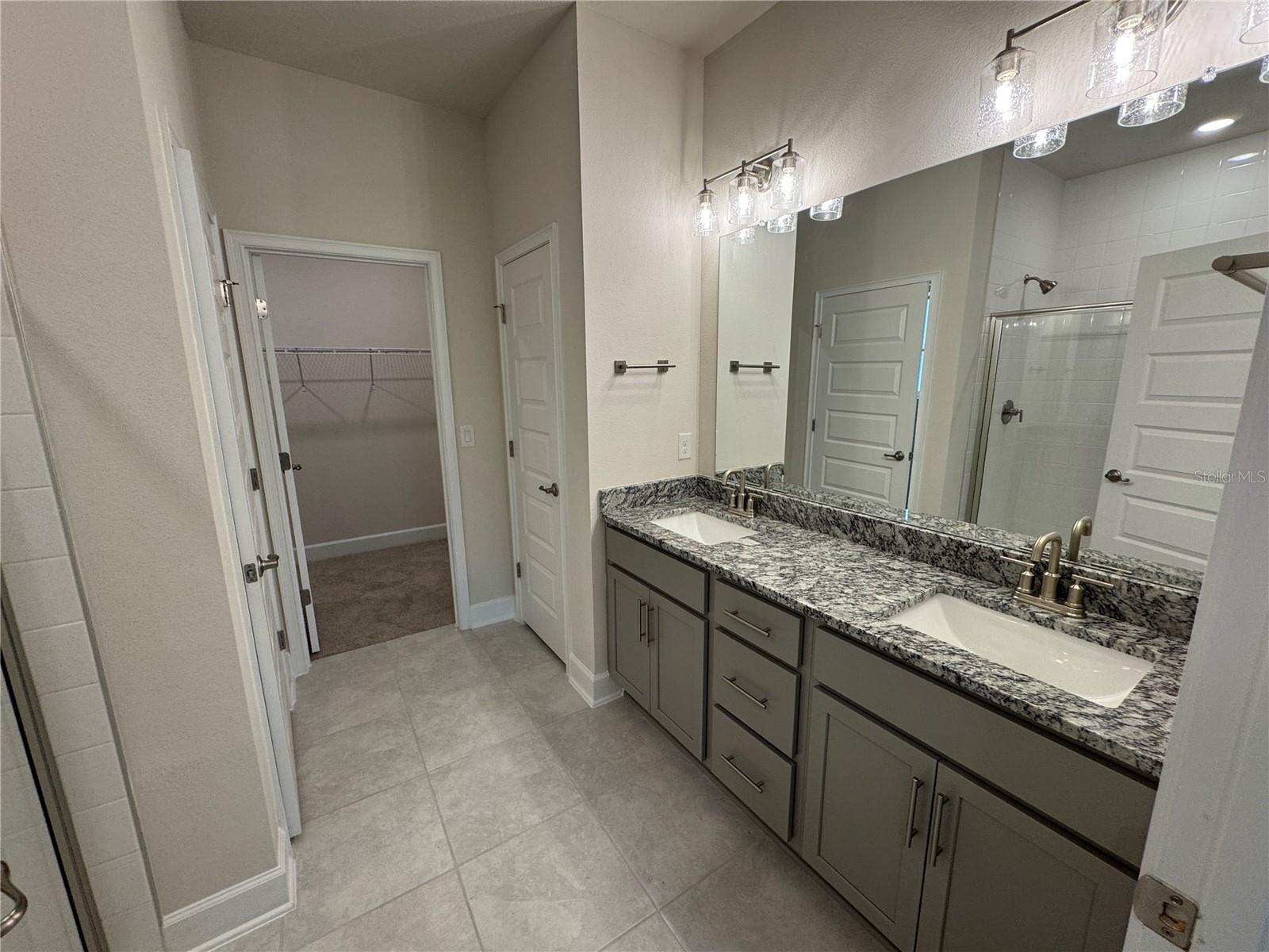 LAKE GRIFFIN PRESERVE - Residential Lease