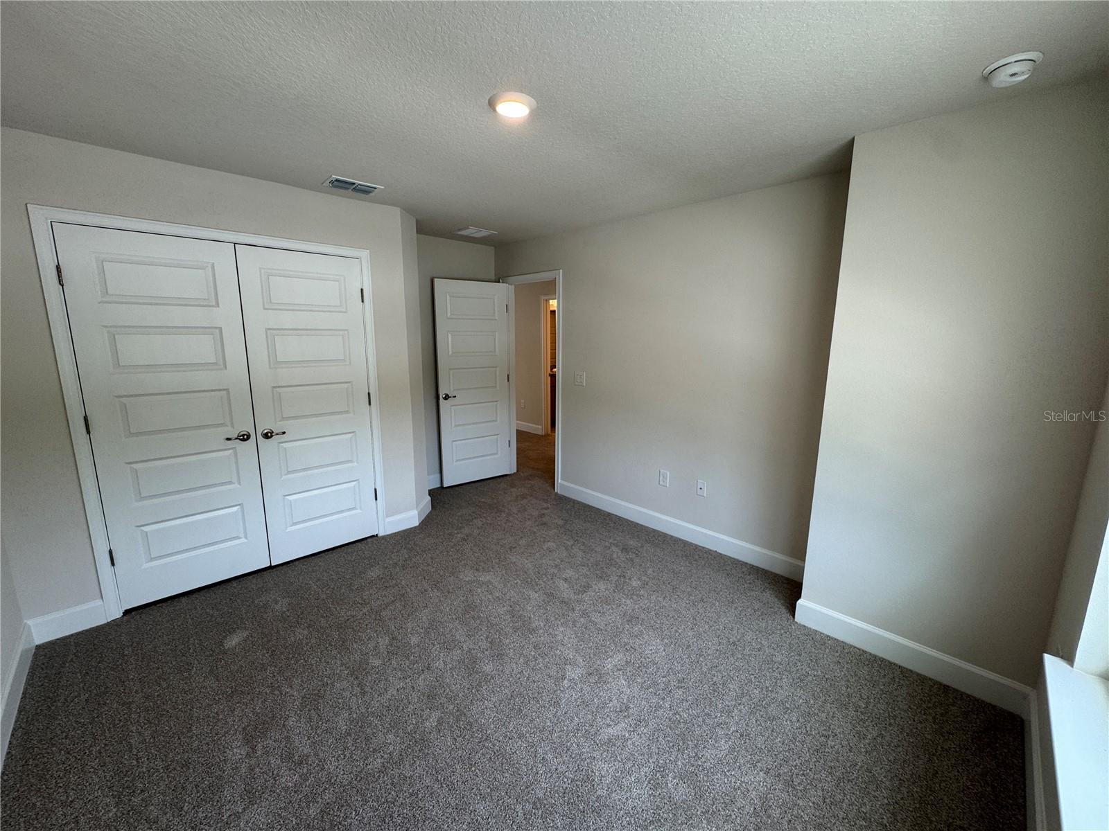 LAKE GRIFFIN PRESERVE - Residential Lease