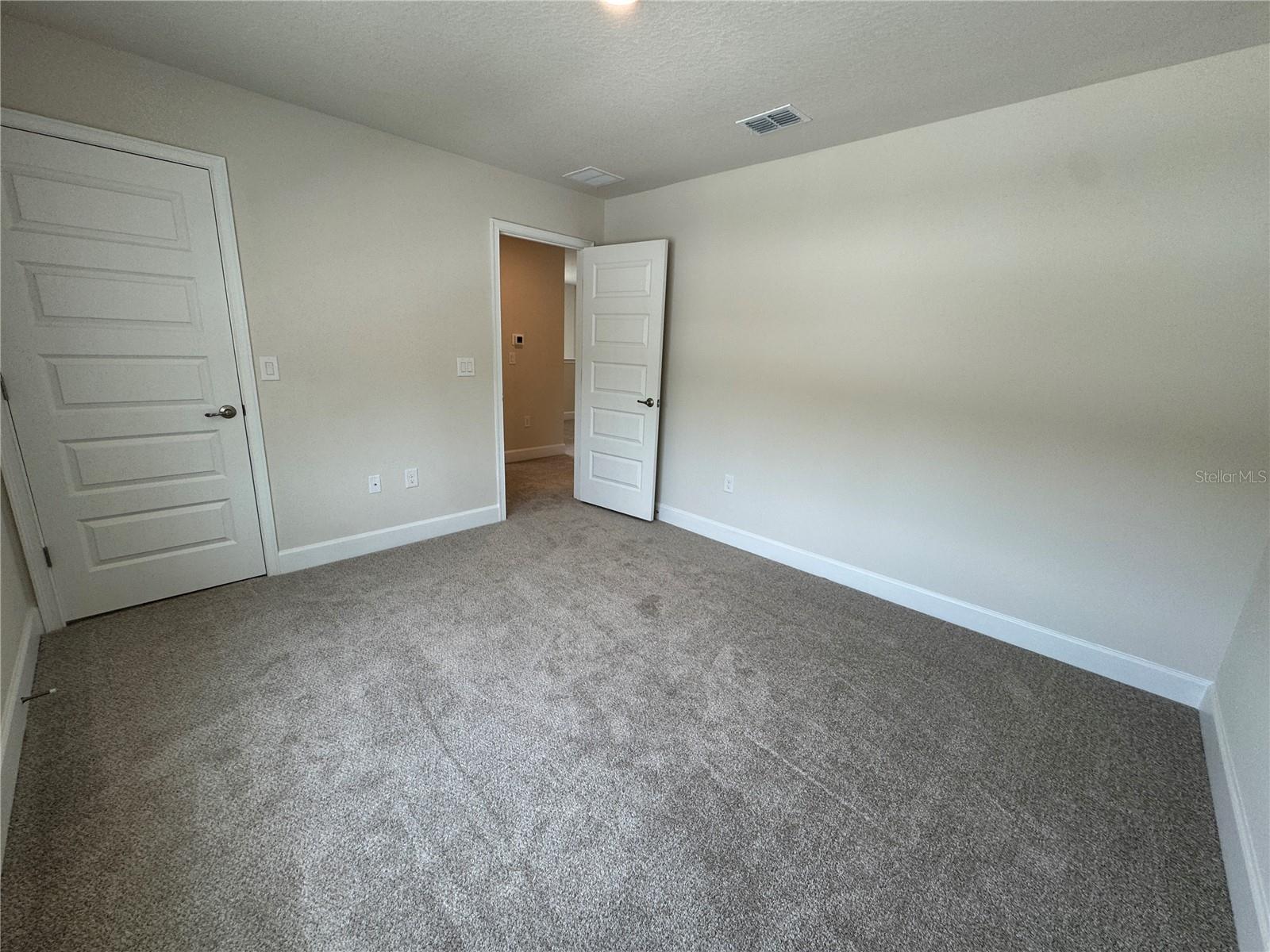 LAKE GRIFFIN PRESERVE - Residential Lease