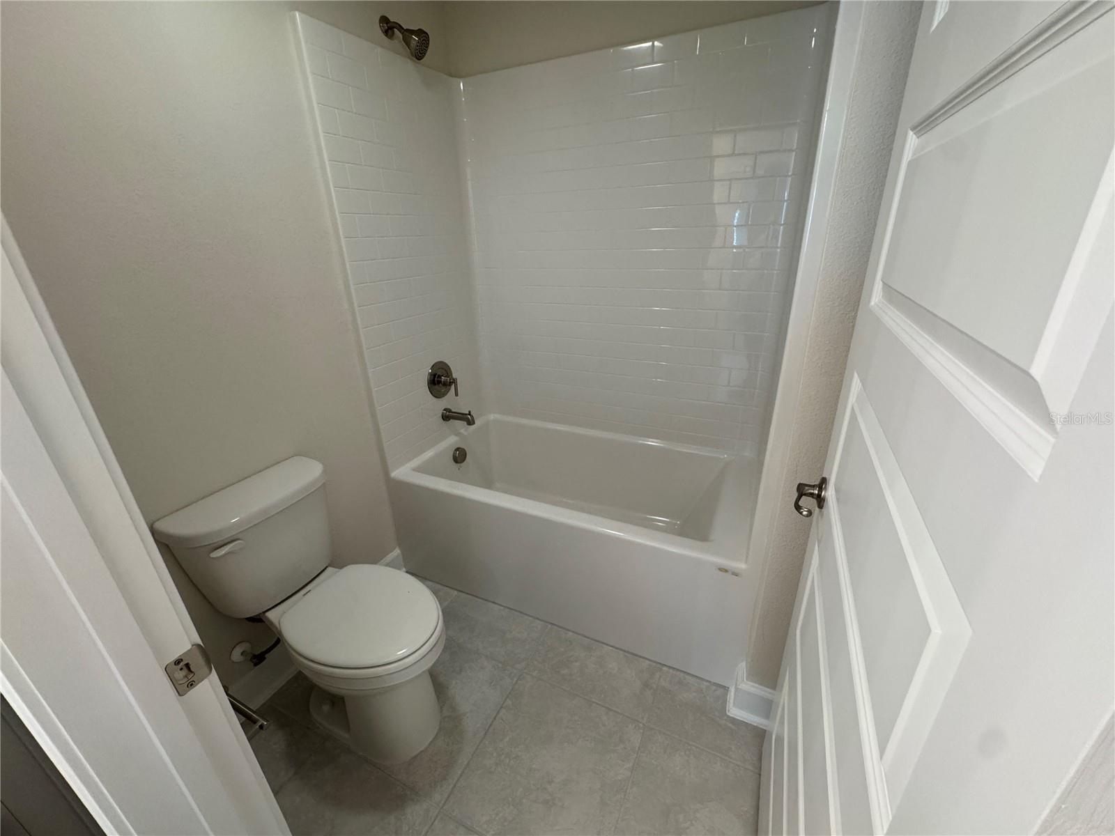 LAKE GRIFFIN PRESERVE - Residential Lease