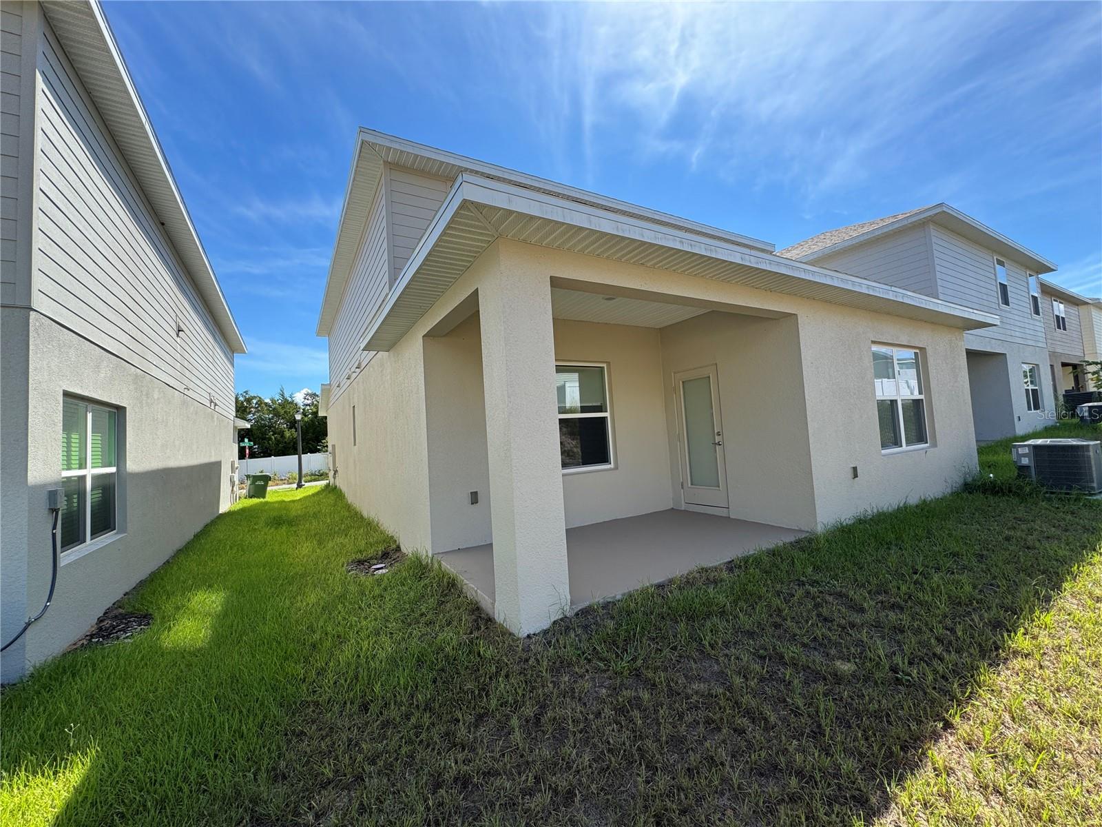 LAKE GRIFFIN PRESERVE - Residential Lease