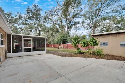 A home in PLANT CITY