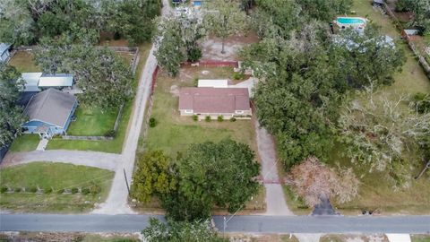 A home in PLANT CITY