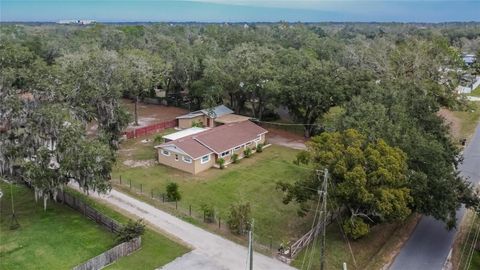 A home in PLANT CITY